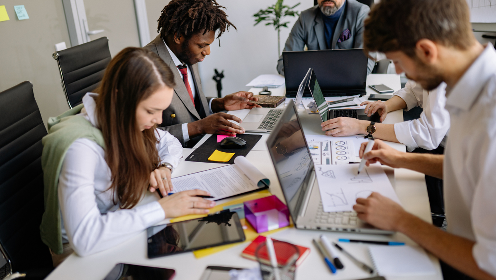 Activities That Effectively Develop Leadership in Remote Teams